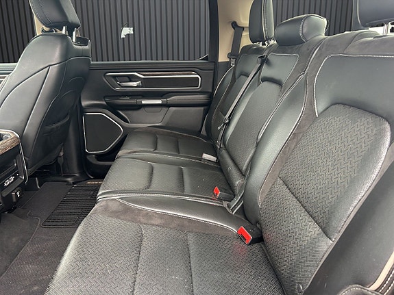 Dodge RAM 1500 13 of 19