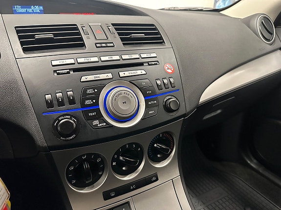 Mazda 3 14 of 18