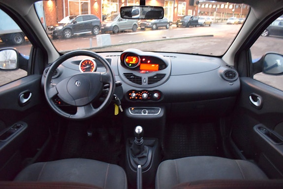 Renault Twingo 9 of 11