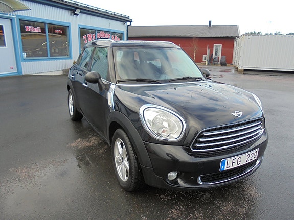 MINI One 11 of 16