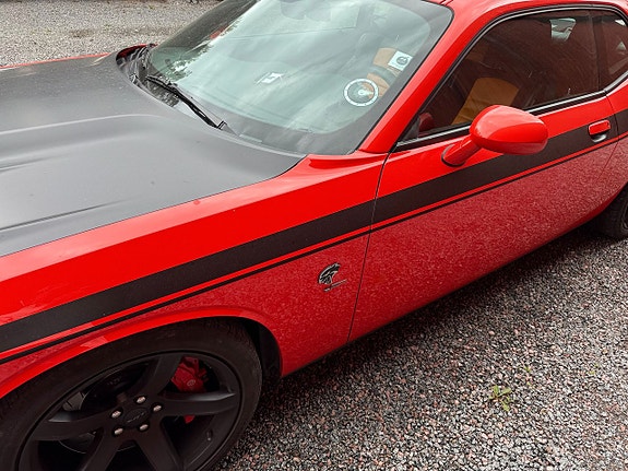 Dodge Challenger 4 of 7