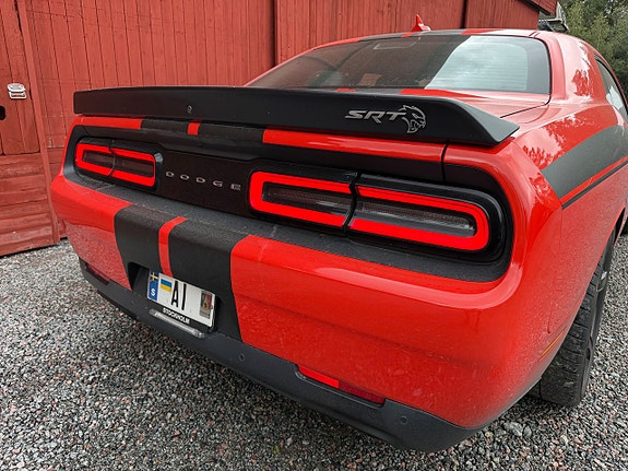 Dodge Challenger 3 of 7