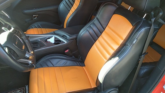 Dodge Challenger 5 of 7