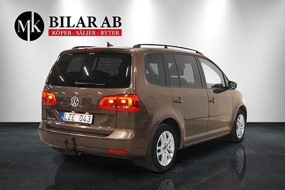 Volkswagen Touran 4 of 5