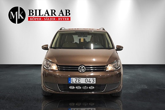 Volkswagen Touran 2 of 5