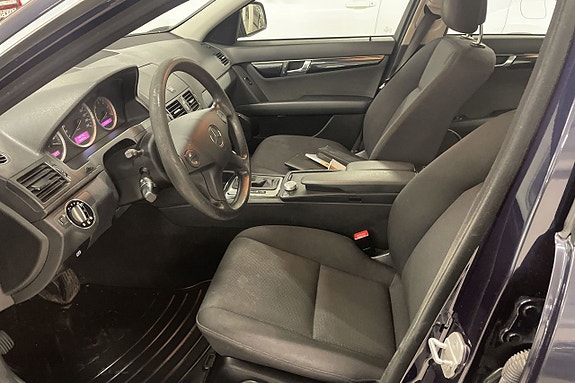Mercedes-Benz C220 6 of 14