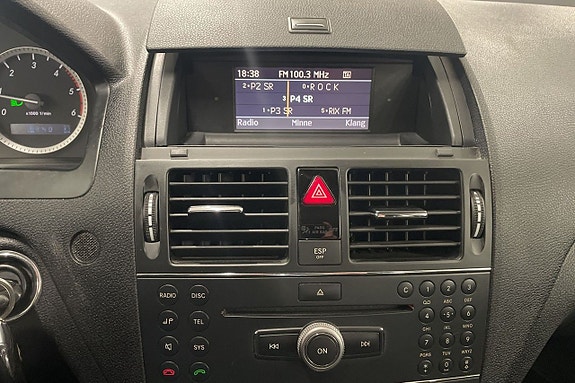 Mercedes-Benz C220 9 of 14