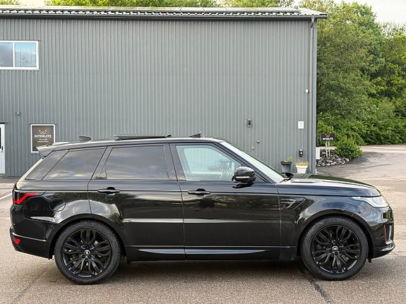 Land Rover Range Rover Sport 21 of 30