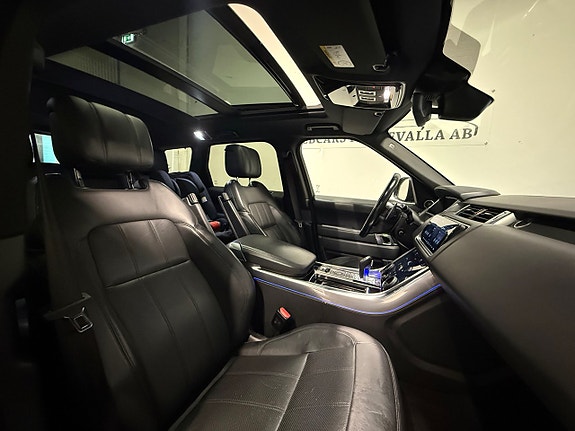 Land Rover Range Rover Sport 14 of 30