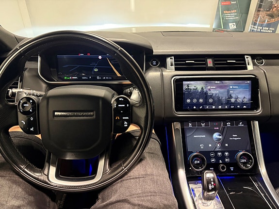 Land Rover Range Rover Sport 18 of 30