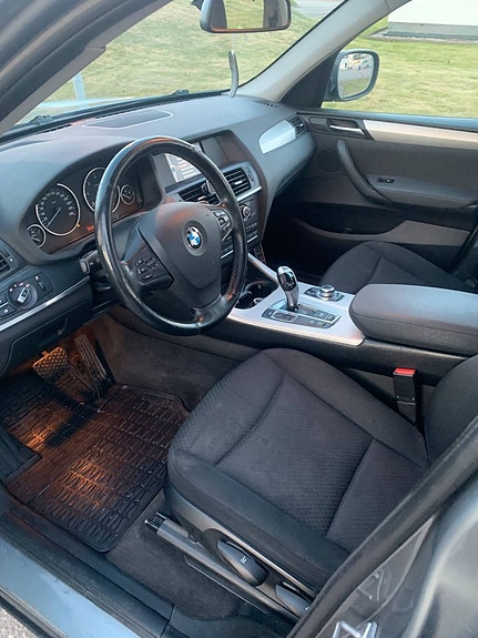 BMW X3 9 of 12