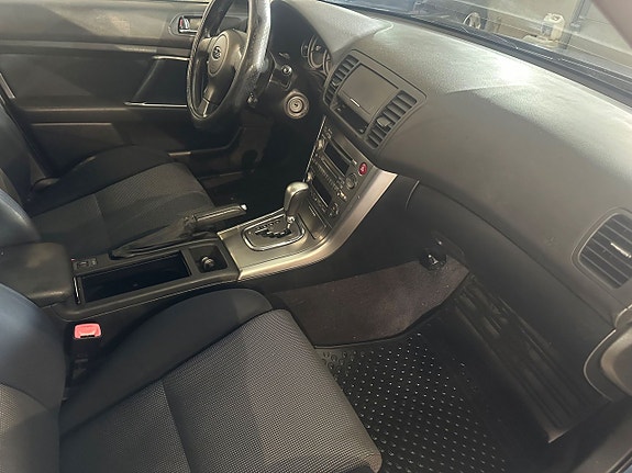 Subaru Legacy 11 of 13