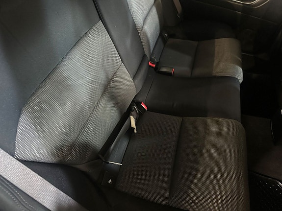 Subaru Legacy 7 of 13