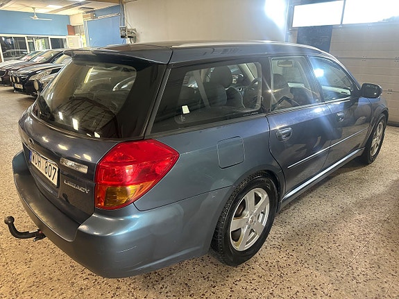 Subaru Legacy 4 of 13