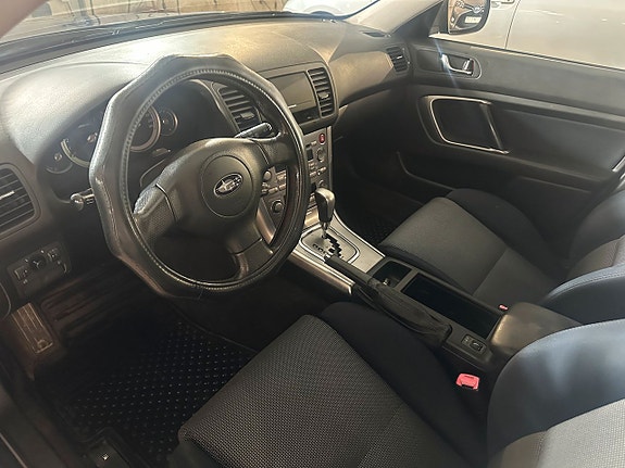 Subaru Legacy 6 of 13