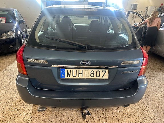 Subaru Legacy 13 of 13