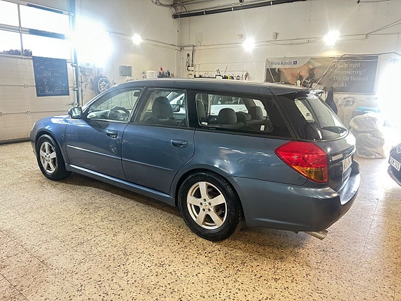 Subaru Legacy 5 of 13