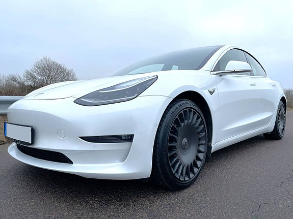 Tesla Model 3 10 of 10