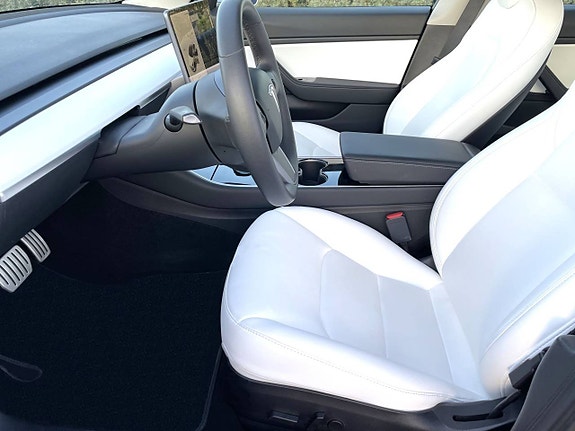 Tesla Model 3 3 of 10