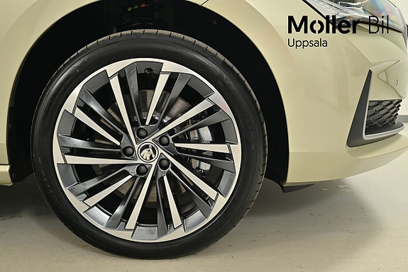 Skoda Superb 9 of 18