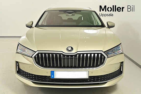 Skoda Superb 2 of 5
