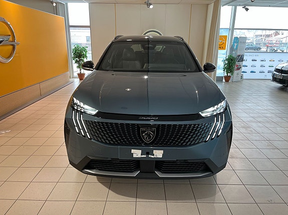 Peugeot 5008 2 of 5