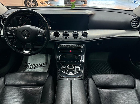 Mercedes-Benz E220 7 of 25