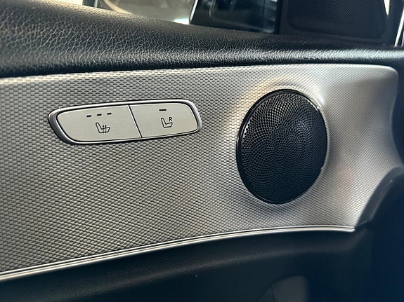 Mercedes-Benz E220 14 of 25