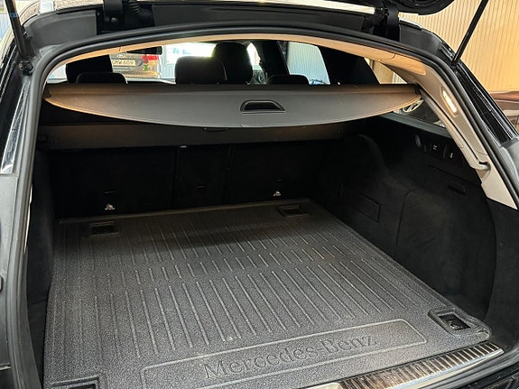 Mercedes-Benz E220 23 of 25