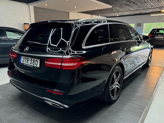 Mercedes-Benz E220 6 of 25