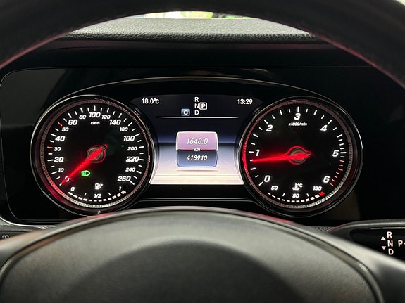 Mercedes-Benz E220 10 of 25