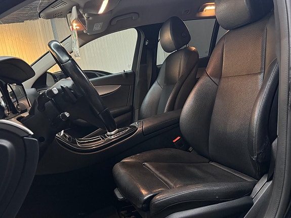 Mercedes-Benz E220 21 of 25
