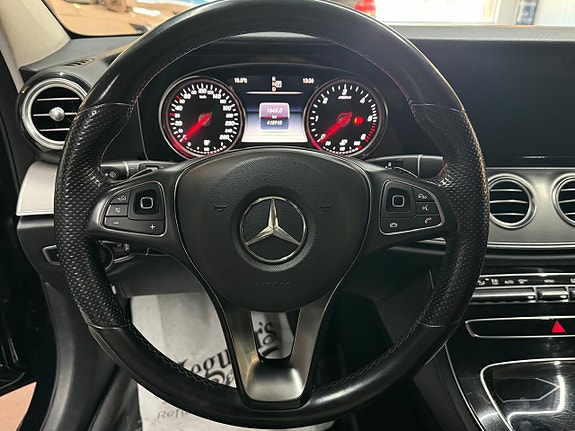 Mercedes-Benz E220 18 of 25