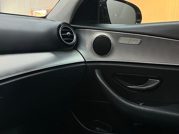 Mercedes-Benz E220 15 of 25