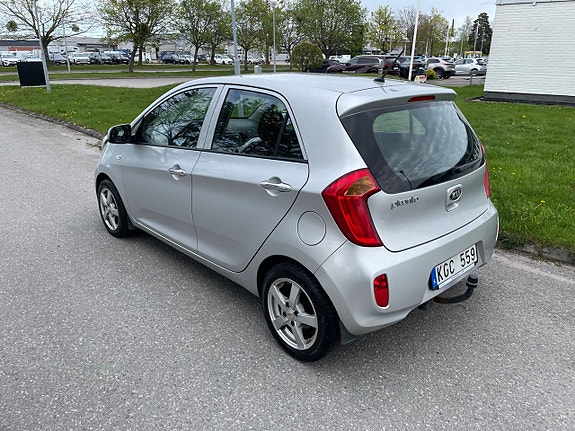 Kia Picanto 3 of 15