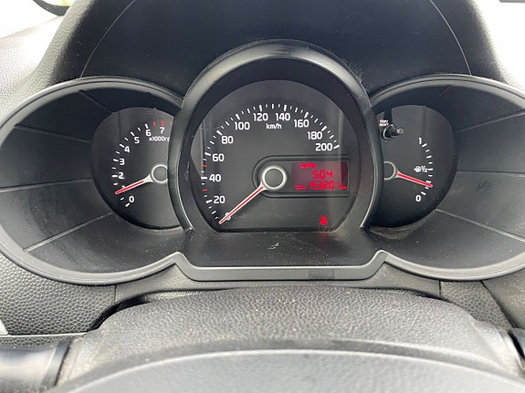 Kia Picanto 11 of 15