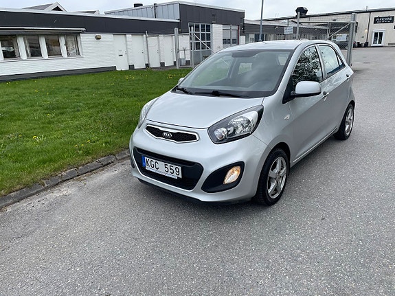 Kia Picanto 2 of 15