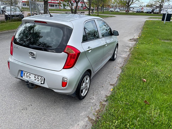 Kia Picanto 6 of 15