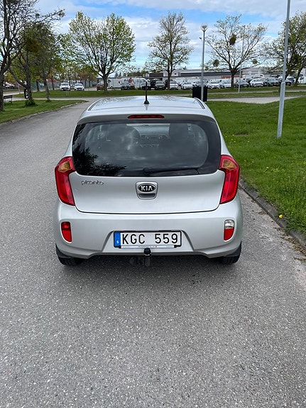 Kia Picanto 7 of 15