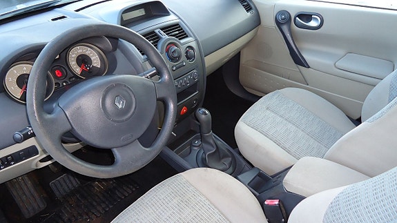 Renault Megane II 11 of 16