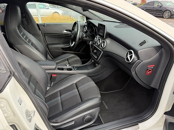 Mercedes-Benz CLA220 d 16 of 16