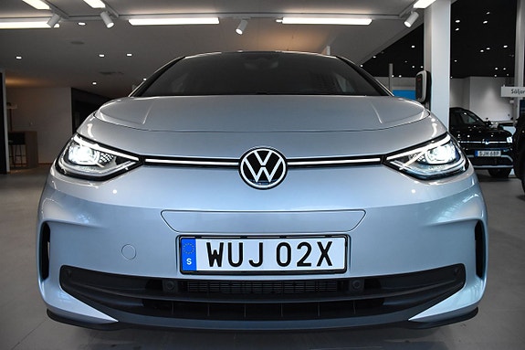 Volkswagen ID.3 3 of 5