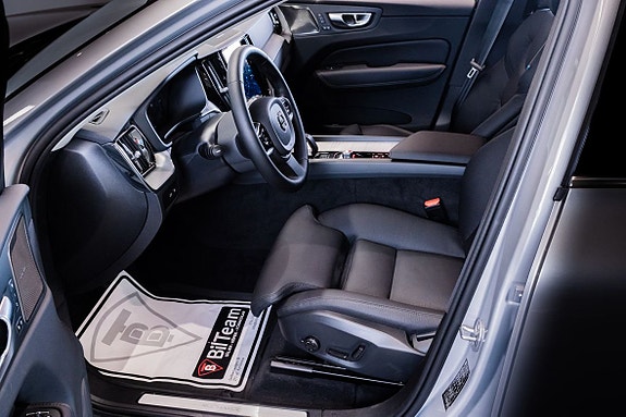 Volvo XC60 14 of 27
