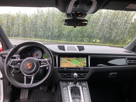 Porsche Macan S 14 of 23