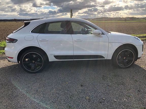 Porsche Macan S 5 of 23