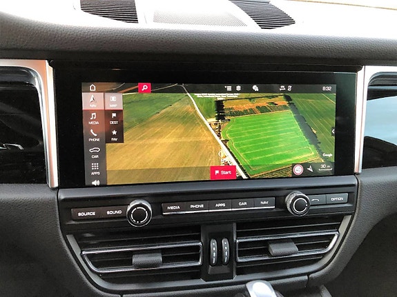 Porsche Macan S 12 of 23