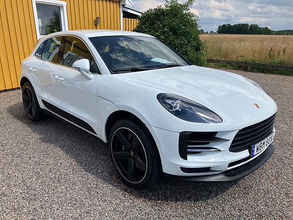 Porsche Macan S 19 of 23