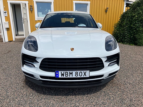 Porsche Macan S 18 of 23