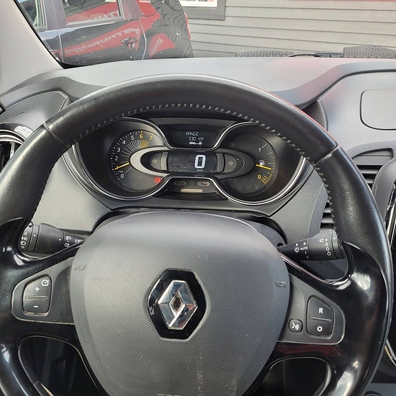 Renault Captur 9 of 12