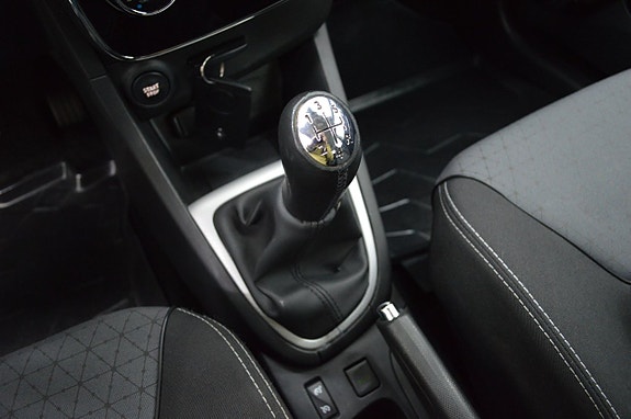 Renault Clio 17 of 25